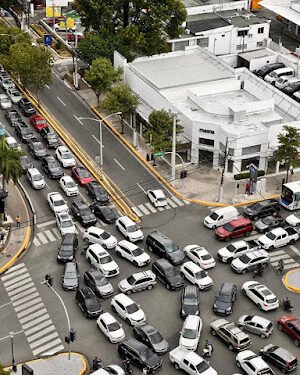 Caos en la capital dominicana por apagón de semáforos