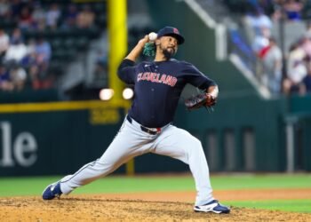 Emmanuel Clase se robustece en lucha por Cy Young LA