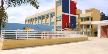 Inicio del año escolar se torna de gris en el Cibao