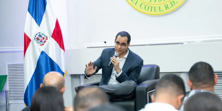 Economista advierte que nuevas tecnologías cambiarán radicalmente el mercado de trabajo