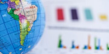 La inversión extranjera directa cayó un 9,9 % en 2023 en Latinoamérica, según la Cepal