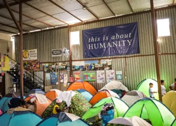 Extorsión de grupos criminales amenaza a albergues de migrantes en la frontera México-EEUU