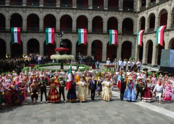 López Obrador defiende que los migrantes mexicanos en EE.UU. aportan el equivalente al PIB de Colombia