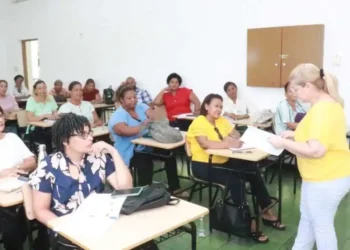 Miles de maestros fortalecen sus competencias pedagógicas mediante capacitación