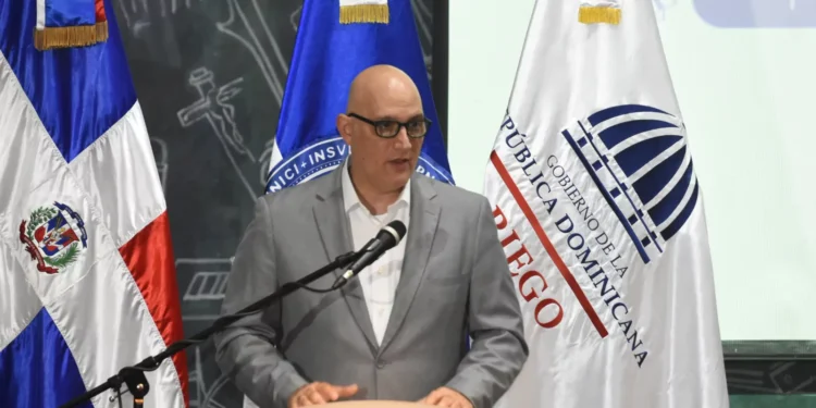 Ministro de Economía llama a mejorar los sistemas de riego en el país