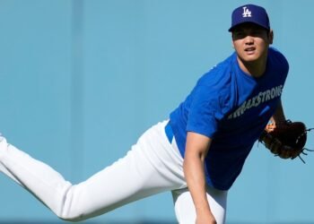 Ohtani hizo tiros desde un montículo por primera vez desde su cirugía del codo