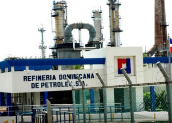 Informe recomienda actualizar rol Refidomsa para mejorar precios de combustibles