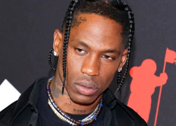 El rapero Travis Scott detenido en su hotel de París por pegar a un agente de seguridad