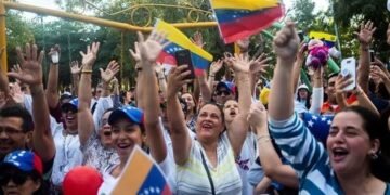 Venezolanos con documentos vencidos podrán trabajar en RD