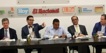 Juristas discrepan sobre puntos de Abinader en reforma a Constitución