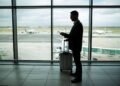 Unión Europa establece nuevas normativas para maletas de manos en los aviones