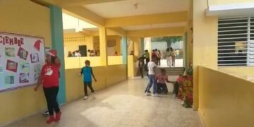 Inicio del año escolar se torna de gris en el Cibao