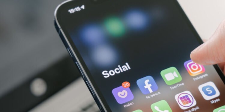 ¿Nos espían los teléfonos móviles? Esta es la verdad