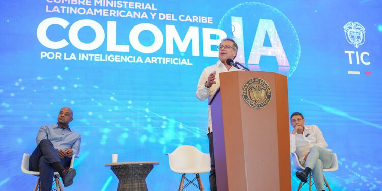 Presidente de Colombia dice que la Inteligencia Artificial puede extinguir la humanidad