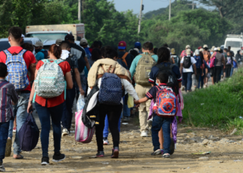 «Me voy»: temor a nueva ola migratoria en Venezuela enciende alertas