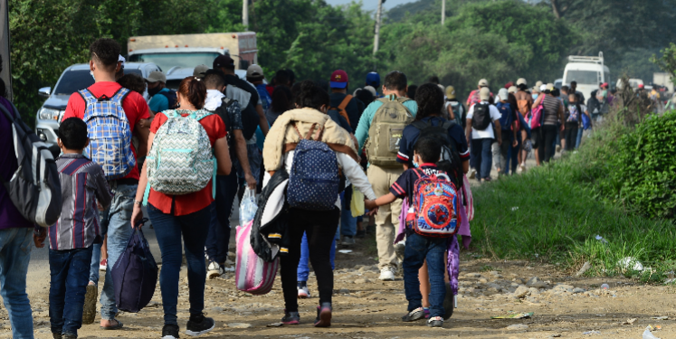 «Me voy»: temor a nueva ola migratoria en Venezuela enciende alertas