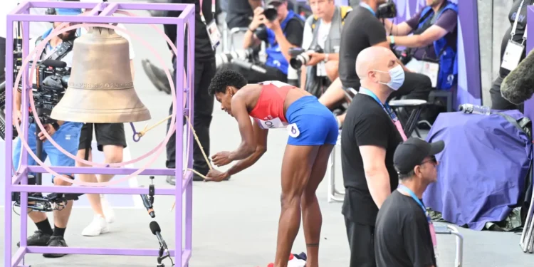 ¿Por qué Marileidy Paulino tocó la campana tras su medalla de oro en París 2024?