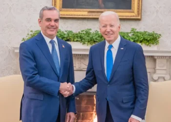 Biden invita a Abinader a Cumbre Global para Abordar Amenazas de Drogas Sintéticas