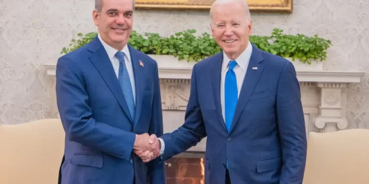 Biden invita a Abinader a Cumbre Global para Abordar Amenazas de Drogas Sintéticas