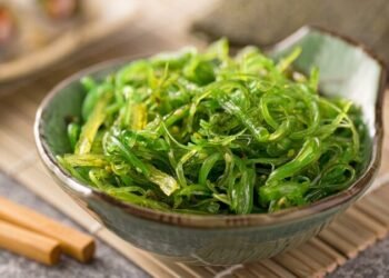 El superalimento marino que tiene hasta 10 veces más calcio que la leche y ayuda a estabilizar los niveles de azúcar en sangre