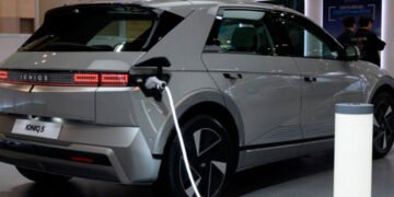 EE.UU. impondrá arancel del 100 % a vehículos eléctricos chinos desde el 27 de septiembre