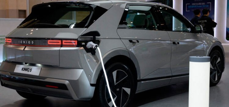 EE.UU. impondrá arancel del 100 % a vehículos eléctricos chinos desde el 27 de septiembre