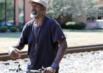 Mujer de Ohio que desató rumores falsos sobre migrantes haitianos se arrepiente profundamente