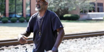 Mujer de Ohio que desató rumores falsos sobre migrantes haitianos se arrepiente profundamente