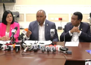 Senado podría excluir de JCE vinculados a los partidos