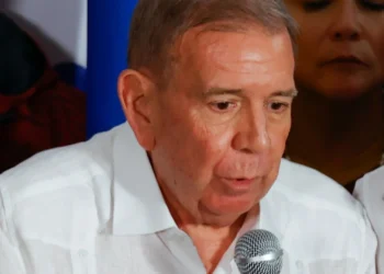 Piden a España que de asilo a Edmundo González en su embajada