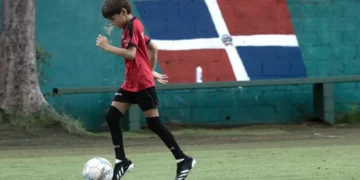El auge del fútbol en República Dominicana amenaza la hegemonía de la pelota