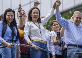 Cómo quedan la oposición y Corina Machado en Venezuela tras la salida de Edmundo González