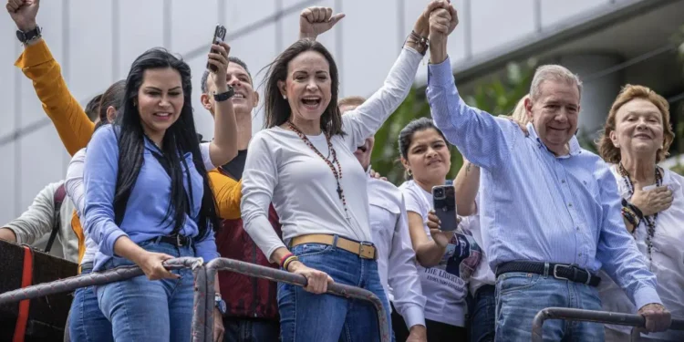 Cómo quedan la oposición y Corina Machado en Venezuela tras la salida de Edmundo González