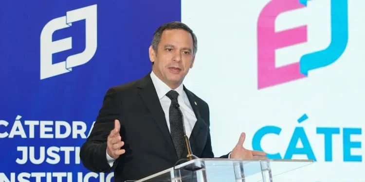 Realizan lanzamiento de la Cátedra de Justicia Constitucional