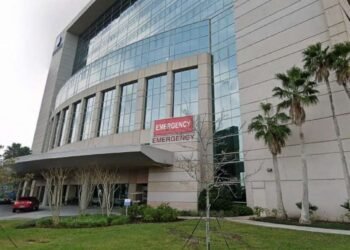 Hospitales de Florida preguntan a inmigrantes su estatus legal; Texas lo hará también