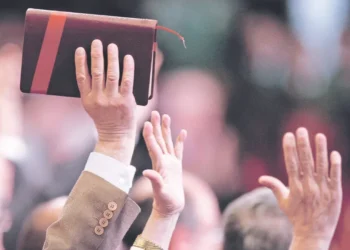 El 40 % de las iglesias evangélicas opera sin supervisión de un concilio