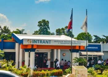 Intrant prohíbe paradas ilegales de motoristas en los corredores de autobuses