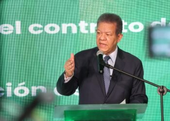 Leonel Fernández alerta sobre amenazas a la seguridad y la privacidad de la gente