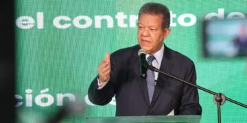 Leonel Fernández alerta sobre amenazas a la seguridad y la privacidad de la gente