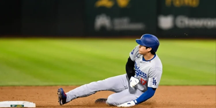 Shohei Ohtani se estafa tres bases y avanza hacia el club 50-50