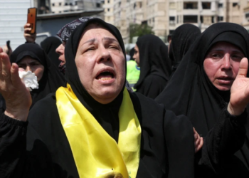 «Quien haya perdido un ojo peleará con el otro»: libaneses piden venganza tras explosiones de las que culpan a Israel