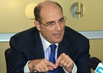 Favorece se congele prestaciones laborales