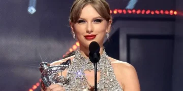 Taylor Swift se lleva el máximo honor en unos MTV VMAs repleto de estrellas