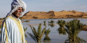 Lluvias torrenciales devuelven la vida al desierto del Sáhara en Marruecos