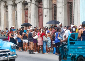 Día cuatro tras el apagón nacional en Cuba: “La población ya no puede más”