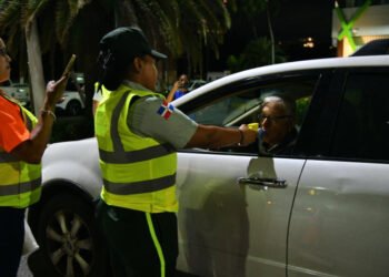 Comienzan aplicar el alcoholímetro en las calles de la capital