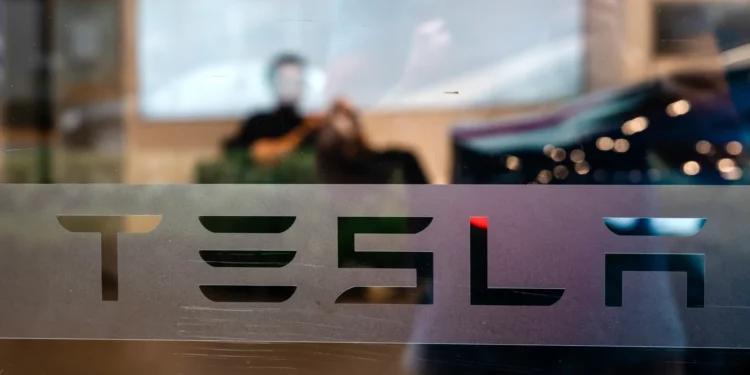 Los productores de ‘Blade Runner 2049’ demandan a Elon Musk por el uso de imágenes del ‘robotaxi’