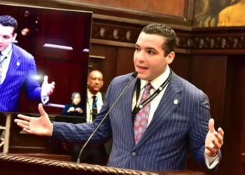 Diputado Charlie Mariotti cuestiona ausencia de la Asociación de Comerciantes Chinos en debate sobre reforma fiscal