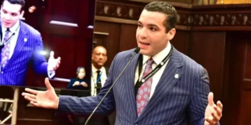 Diputado Charlie Mariotti cuestiona ausencia de la Asociación de Comerciantes Chinos en debate sobre reforma fiscal