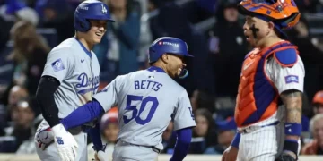 Dodgers ponen Yankees contra la pared en Serie Mundial